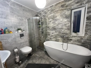 Apartament modern cu 3 camere 2 bai pod propriu de 85 mp in Selimbar - imagine 9