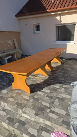 Masă din lemn masiv 2.000 lei + 10 scaune (50 lei buc.) - imagine 2