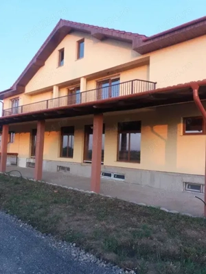 Fermă de vaci complet echipată + 2 case 1051 mp + teren Vetiș - imagine 2