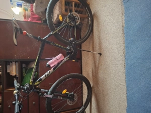 Vând bicicleta DHS terrano în stare perfecta de funcționare. 