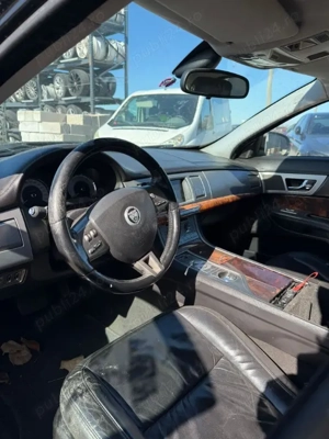 Dezmembram Jaguar XF X250 3.0 Diesel An 2010 Cod motor: 306DT - imagine 6