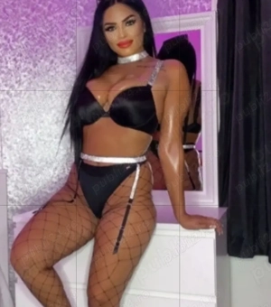 #### Creola Reala  28 de ani  #### - imagine 1