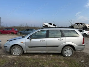 Dezmembram Ford Focus Break 1.6 Zetec Benzina An 2003 Cod motor: FYDD - imagine 3