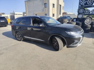 Dezmembram Mitsubishi Outlander III 2.2 DI-D 2.3 dci 4WD 132 kw An 2016 - imagine 5
