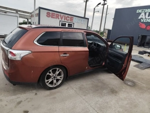 Dezmembram Mitsubishi Outlander III 2.2 DI-D 2.3 dci 4WD 132 kw An 2014 - imagine 3