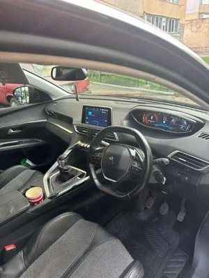 Dezmembram Peugeot 3008 1.2 benzina An 2018 Cod motor HNY - imagine 4