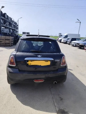 Dezmembram Mini Cooper R56 1.6 benzina An 2008 Cod motor N16B16A - imagine 2