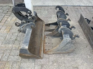 Bobcat E17 mini excavator 2 re - imagine 4