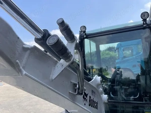 Bobcat E17 mini excavator 2 re - imagine 6