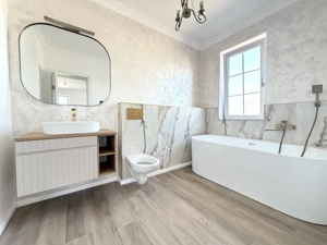 Duplex top, despartit prin garaj, 5 camere, 218 mp utili - Ghiroda - imagine 7