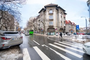 Interwar Building - Cismigiu Garden | 165 SQM | Circular 6-Room Apartment 