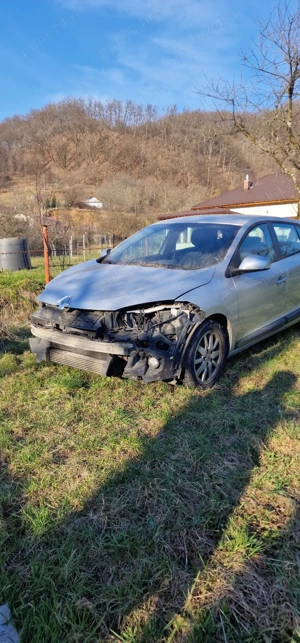 Dezmembrez Renault Megan 3  - imagine 4