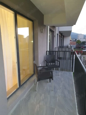 Inchiriez garsoniera premium zona Coresi Privat - imagine 2