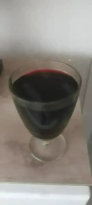 Vindem vin de casa