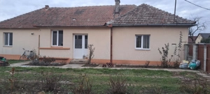 Casă individuală cu teren mare, de vânzare, în Giarmata