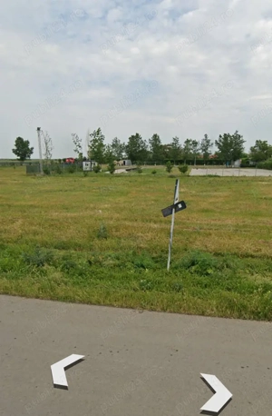 Vând teren intravilan 