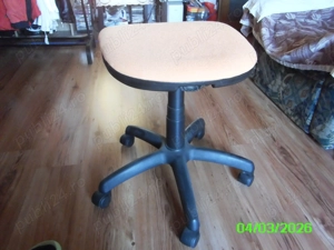 fotolii solide si un scaun rotativ cu piston pe inaltime - imagine 3