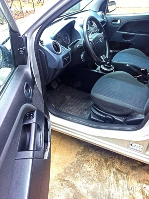 Ford Fiesta AUTOMAT 1,4 tdci an 2007 - imagine 6