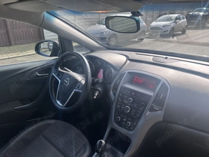 Opel Astra J anul 2017 - imagine 6