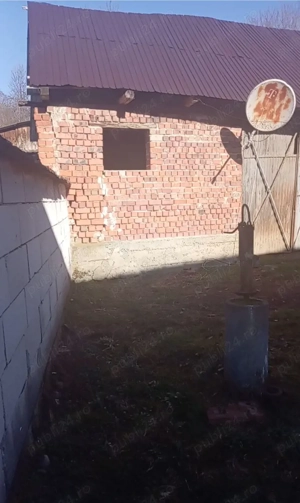 Casă de vanzare în Tincova 2 kilometri până la Comună, drum European E70 stații de autobuz Gară Etc  - imagine 7