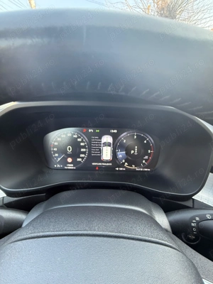 Vand Volvo XC 40, D3, 4x4 - imagine 9