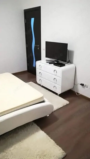 închiriez ap central 2 camere lux 