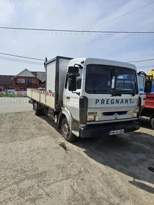 camion cu macara - imagine 3