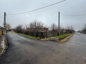 Casă veche cu teren 2200 mp în sat Izvoru de jos , com. Izvoru , jud. Argeș