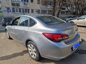 Vând Opel Astra J berlină - imagine 4