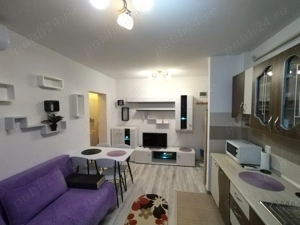 Închiriez apartament cu 2 camere