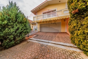 Vilă cu 4 camere de vânzare 921 mp zona Subcetate,Arad