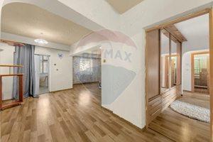 Apartament de vânzare cu 4 camere decomandat - Zona Intim - imagine 4