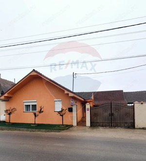 Casă cu 3 camere de vânzare in Hidiselu de Sus - imagine 3