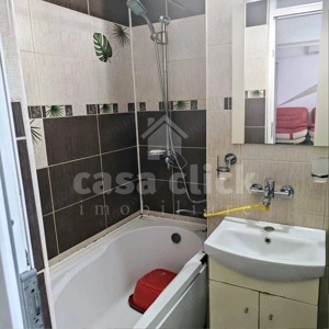 Apartament generos cu 1 cameră, decomandat   Piața Centrală - langa facultati - imagine 9