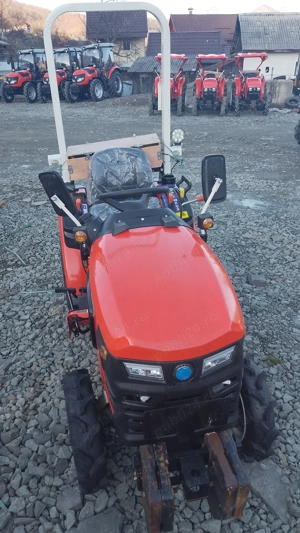 Tractoare noi cu dubla tracțiune de la 4400 euro  - imagine 5