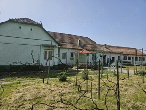 Vând casa Giulvaz strada principala - imagine 4
