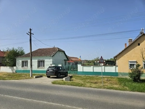 Vând casa Giulvaz strada principala