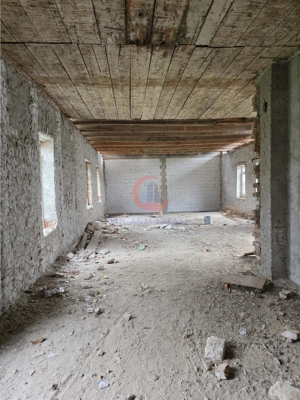 Proprietate cu poten #539;ial investi #539;ional  #238;n Pischia – 190 mp utili, teren 1000 mp - imagine 7