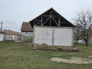 Proprietate cu poten #539;ial investi #539;ional  #238;n Pischia – 190 mp utili, teren 1000 mp - imagine 3