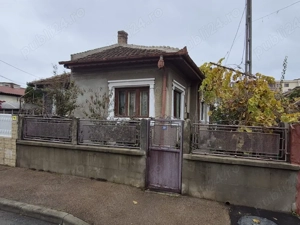 Vând Schimb casa cu apartament 2 camere parte etaj1 