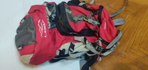 Rucsac de munte in stare foarte buna, inaltimea de 60 cm, suporta greutate pana la 22 kg