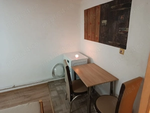 Proprietar inchiriez  ap. 1camere  renovat   mobilata etaj 1 - imagine 2