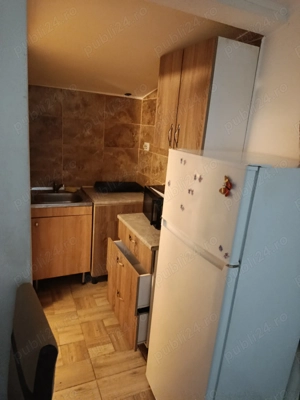 Proprietar inchiriez  ap. 1camere  renovat   mobilata etaj 1 - imagine 4