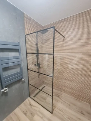 Apartament cu 3 camere, incalzire in pardoseala, terasa de 10 mp, zona centrala - imagine 10