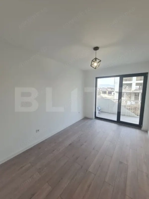 Apartament cu 3 camere, incalzire in pardoseala, terasa de 10 mp, zona centrala - imagine 8