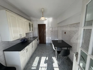 Apartament 3 camere decomandat, zona Zambilelor - imagine 2