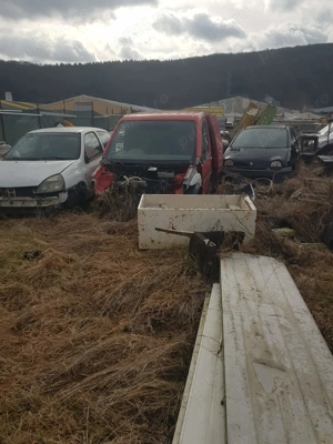 Vand mai multe masini radiate 