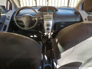 vând toyota yaris  - imagine 2