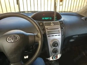 vând toyota yaris  - imagine 3