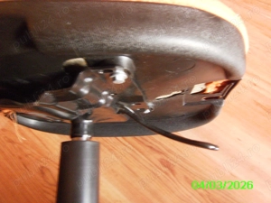 fotolii solide si un scaun rotativ cu piston pe inaltime - imagine 5